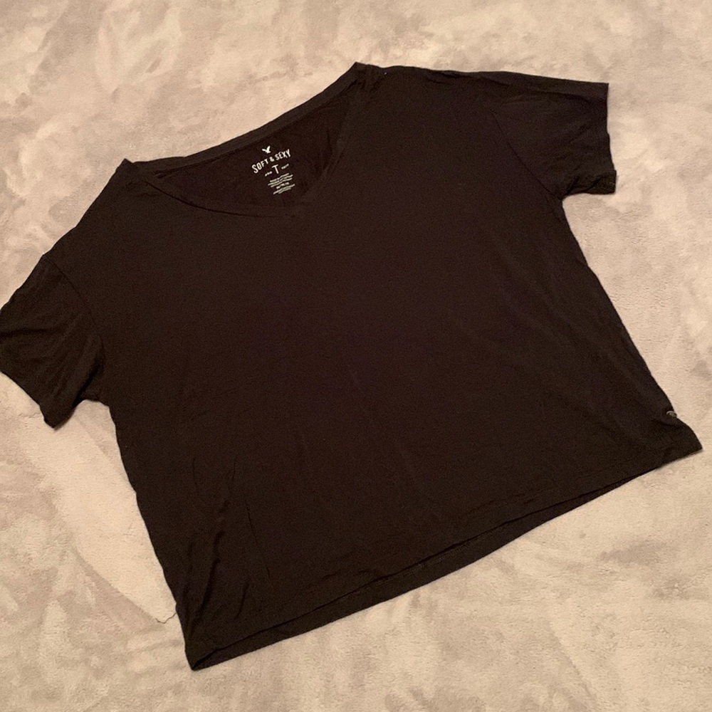 American Eagle V-neck Tee
